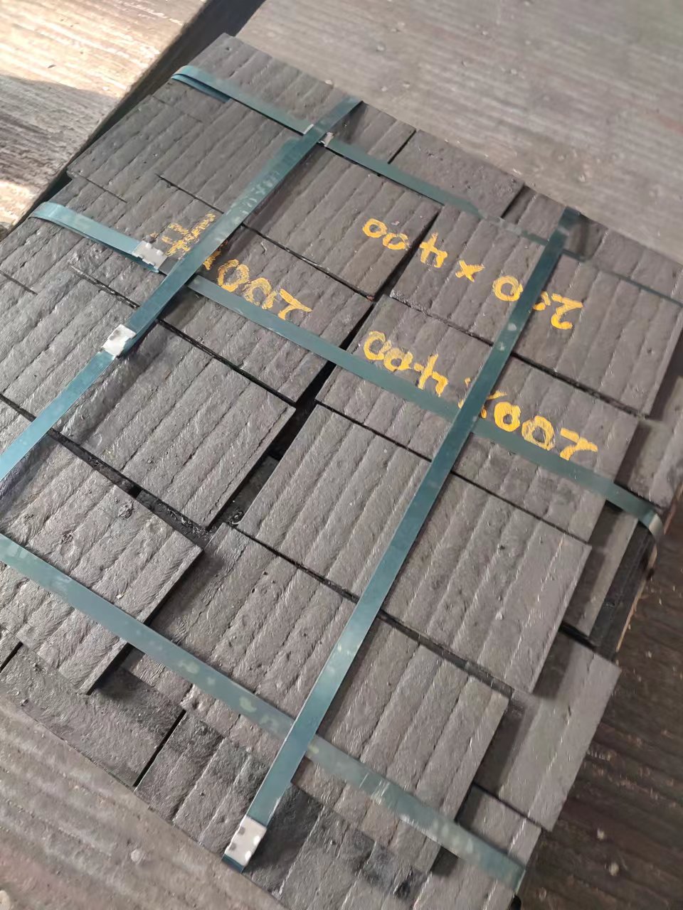 海南堆焊耐磨板耐磨钢板